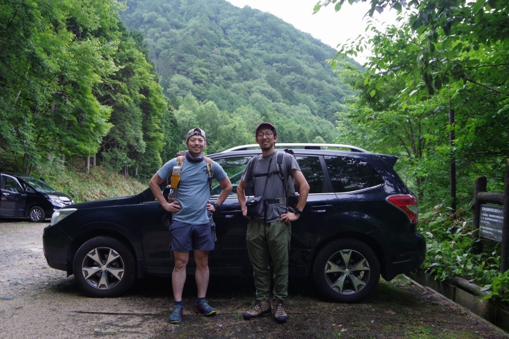 燕岳登山口駐車場